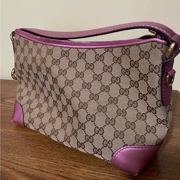Gucci GG Canvas Heartbit Small Hobo Bag - Picture 10 of 16